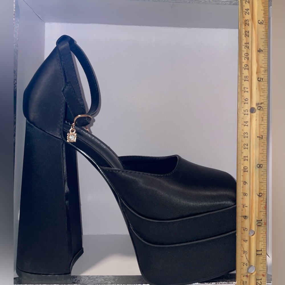 Platform Heels - Picture 4 of 7